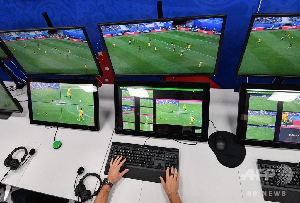 欧州CLで来季からVAR採用、UEFA主要大会でも順次導入 欧州CLで来季からVAR採用、UEFA主要大会でも順次導入