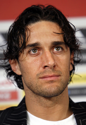 バイエルン ミュンヘン トーニとリベリの入団を発表 写真17枚 国際ニュース Afpbb News