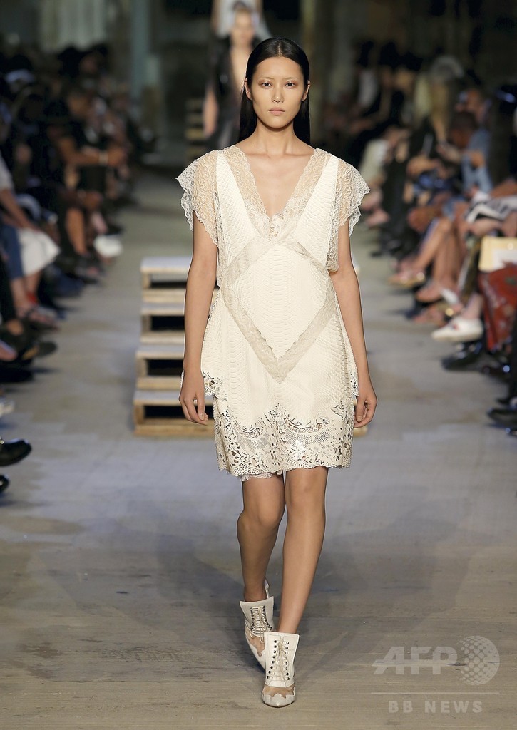 「ジバンシィ」16年春夏コレクション