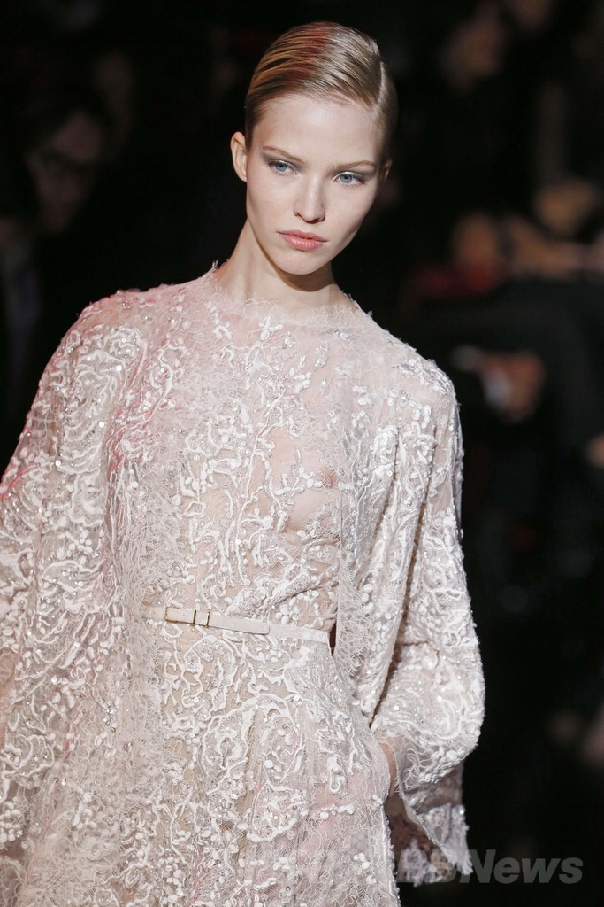 究極のラグジュアリードレス、「エリー・サーブ」14/15年秋冬オートクチュール