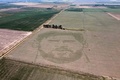 アルゼンチン・コルドバ州バレステロスのコーン畑に描かれた同国のサッカー選手、リオネル・メッシの顔を捉えた空撮写真（2023年1月19日撮影）。(c)Nicolas AGUILERA / AFP