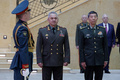 ロシア・モスクワで会見したセルゲイ・ショイグ国防相（中央）と中国の李尚福国防相（右）。ロシア国防省提供（2023年4月18日撮影、資料写真）。(c)AFP PHOTO / Russian Defence Ministry / handout