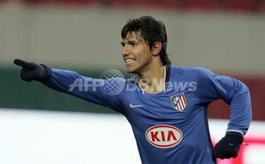 アトレティコ・マドリード アグエロの移籍金を引き上げる 写真1枚 国際