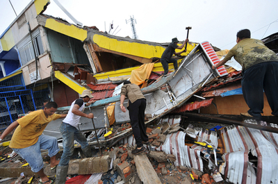 スマトラ島沖地震、死者529人に 数千人に達する恐れも
