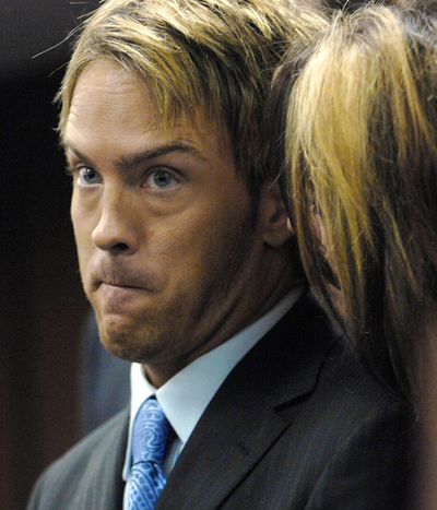 アンナ・ニコル・スミス裁判の判事が大麻使用か - 米国