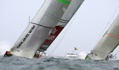 エミレーツ・チーム・ニュージーランド ルイ・ヴィトン・カップ決勝進出を決める