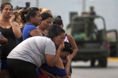 メキシコのビアホールを武装グループが襲撃、10人死亡