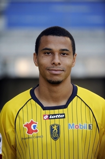 サッカー米国代表のデイヴィス 交通事故に遭い重傷