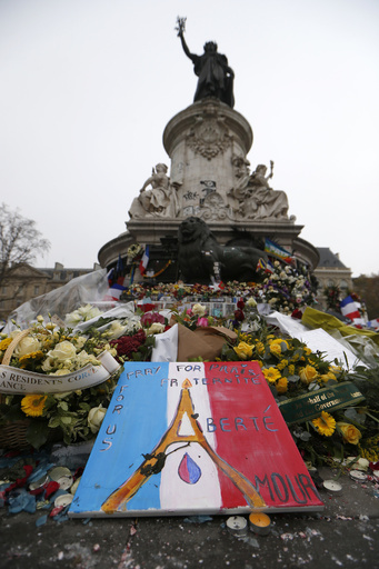 「バーン!」パリ同時襲撃ちゃかすトランプ氏演説、フランスが抗議