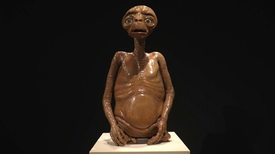 動画:『E.T.』のオリジナルモデル、競売に 落札予想価格は最高1.4億円
