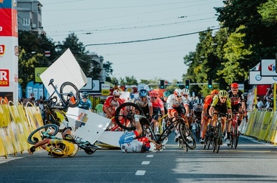 インテル 重役 自転車 死亡