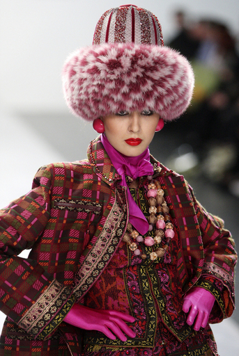 ＜08/09年秋冬サンクトペテルブルク・ファッション・ウィーク＞カミンスキー、新作を発表