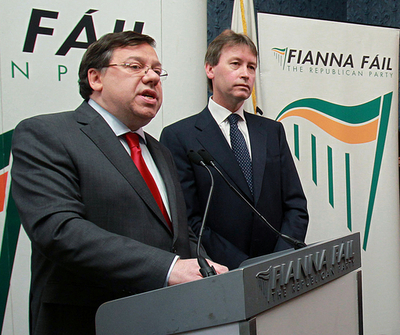 アイルランド首相、与党党首を辞任