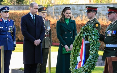 ウィリアム英王子夫妻、アイルランド公式訪問 女王以来の王室主要メンバー