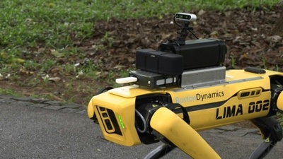 動画：ロボット犬、公園で対人距離パトロール シンガポール