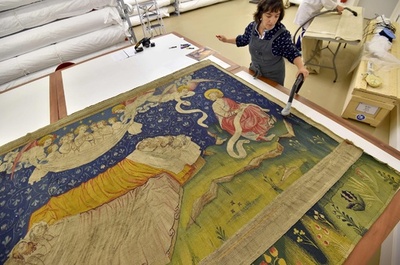 ヨハネの黙示録描いた14世紀のタペストリー、修復へ フランス