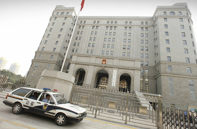 女性実業家に懲役20年と罰金475億円、中国元鉄道相に賄賂