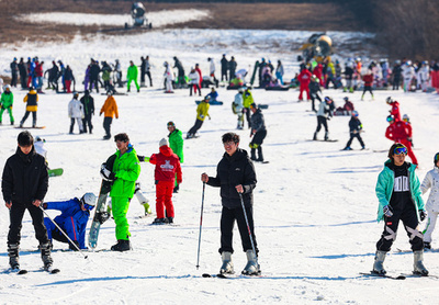 中国で氷雪観光が人気上昇中
