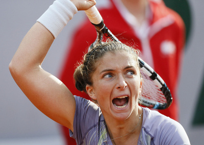 エラーニが腹痛乗り越え準々決勝へ、全仏オープン