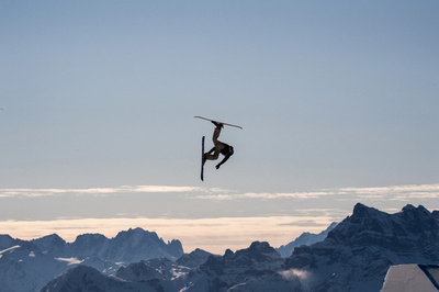 【今日の1枚】無限の大空が舞台、冬季ユース五輪