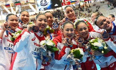 シンクロ日本が銅、8年ぶりに団体でメダル獲得 第16回世界水泳