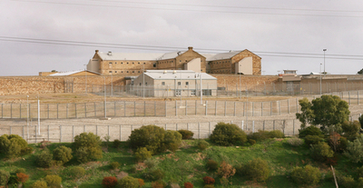 オーストラリアの元囚人、自分が収容されていた独房を買い取る