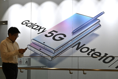 スマホ世界出荷台数が2年ぶりの伸び 米制裁のファーウェイは29％増