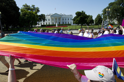 性的少数者の割合は7.1％ 10年で倍増 米