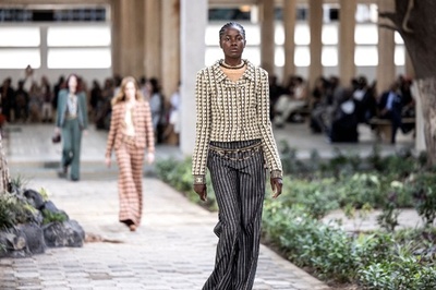 シャネル、アフリカ大陸で初のショー