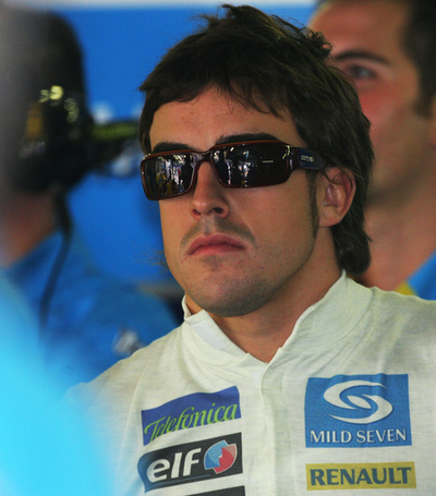 ＜F1 第7戦・モナコGP＞ピットに姿を現すアロンソ - モナコ