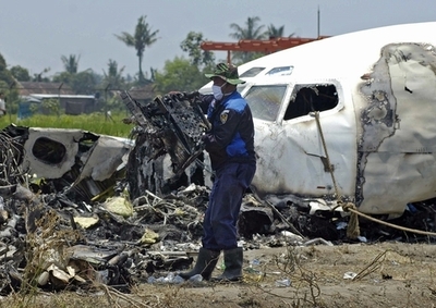 「故意の墜落」か、ガルーダ航空元機長の裁判始まる