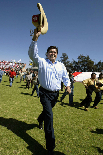 ＜ペルー大統領選挙＞決選投票間近 - ペルー