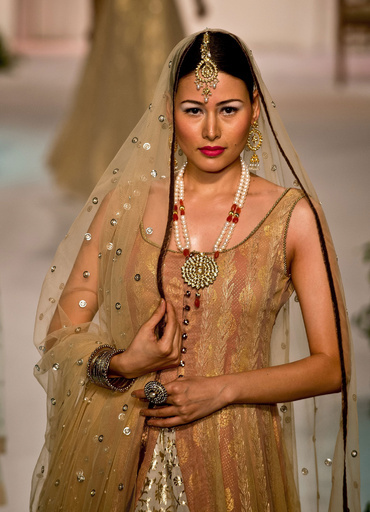 ＜インド・ブライダル・ファッション・ウィーク2013＞ミラ＆ムザッファー・アリ