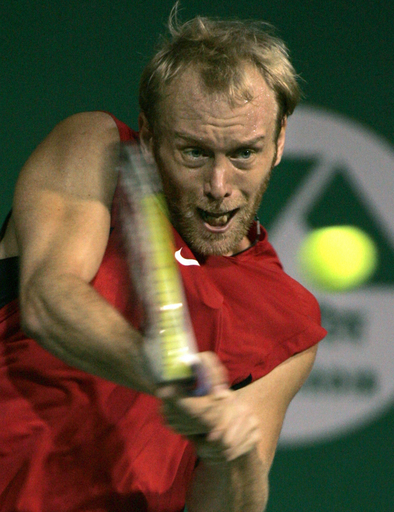 ＜男子テニス チェンナイオープン2007＞クーベック ストレートでモヤを降して決勝進出を決める - インド