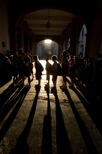 生徒たちの笑顔あふれるキューバの新学期