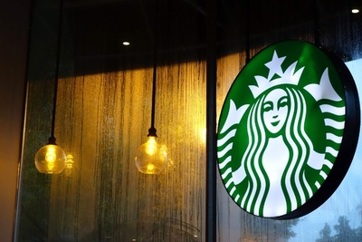 スタバ、売れ残った食品を困窮者に寄付へ まず年500万食