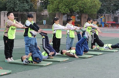 中国 肥満傾向児や近視児などの問題を抑制