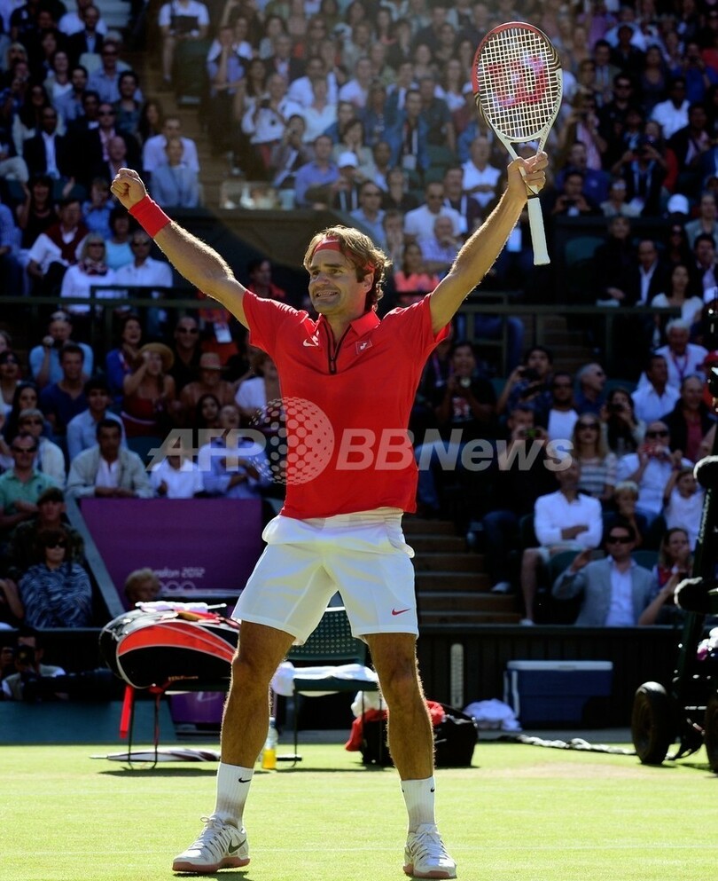 フェデラー、デルポトロに競り勝ち男子シングルス決勝へ