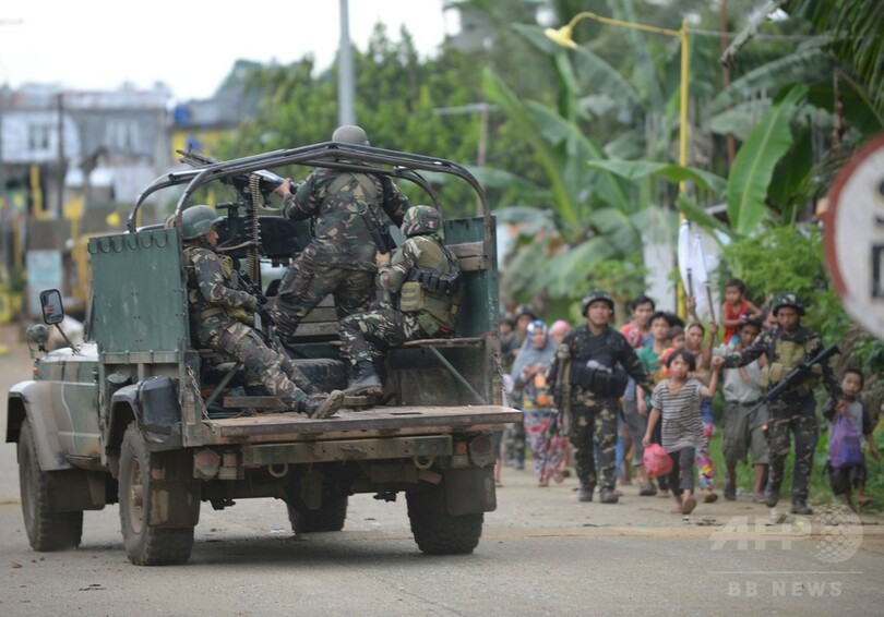 イスラム武装勢力狙って誤爆 比軍兵士11人死亡