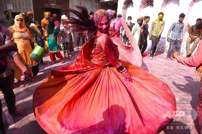 ヒンズー教の春の祭典 ホーリー ウイルス警戒も開催 インド 写真15枚 国際ニュース Afpbb News