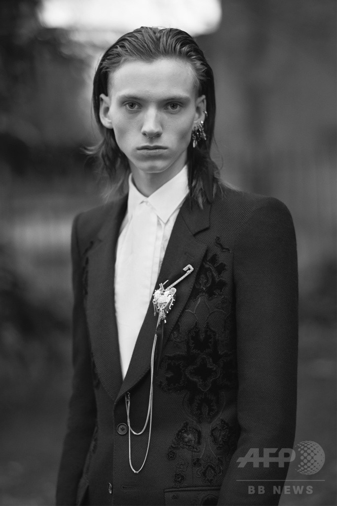 「アレキサンダー・マックイーン」17/18年秋冬メンズ