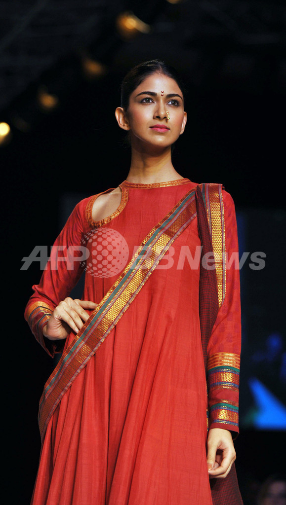 ＜13年秋冬ラクメ・ファッション・ウィーク＞Shruti Sancheti