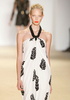 2007年9月8日、ニューヨーク市内で発表されたテンパリー・ロンドン（Temperley London）の08年春夏コレクションに登場したモデルのターニャ・ディアヒリヴァ（Tanya Dziahileva）。(c)AFP/Getty Images Fernanda Calfat