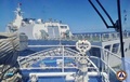 フィリピン沿岸警備隊が公開した、同国の船舶の航行を妨げる中国船（2023年8月6日公開）。(c)AFP PHOTO / PHILIPPINE COAST GUARD (PCG)