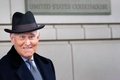 量刑判決を聞き米首都ワシントンの連邦裁判所を出るロジャー・ストーン元被告（2020年2月20日撮影、資料写真）。(c)Brendan Smialowski / AFP