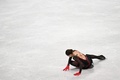 北京冬季五輪、フィギュアスケート女子シングル・フリースケーティング（FS）。転倒したロシア五輪委員会（ROC）のカミラ・ワリエワ（2022年2月17日撮影）。(c)Kirill KUDRYAVTSEV / AFP