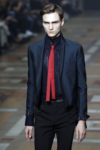 軽さと快適さがキーワード、「ランバン」15年春夏メンズ