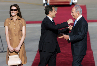 サルコジ仏大統領、夫人とともにイスラエル訪問 両国の関係強化目指す
