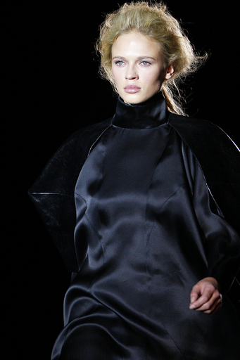 ＜08/09年秋冬パサレラ・シベレス＞アマヤ・アルズアーガ、新作を発表