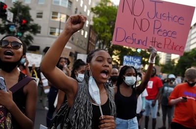 米民主党議員ら、人種差別めぐる警察改革法制定目指す